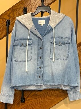 American Eagle Jacket Denim Hooded cropped pockets light Blue/Gray SZ. M